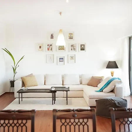 Luxury Apartment With Exceptional View-3